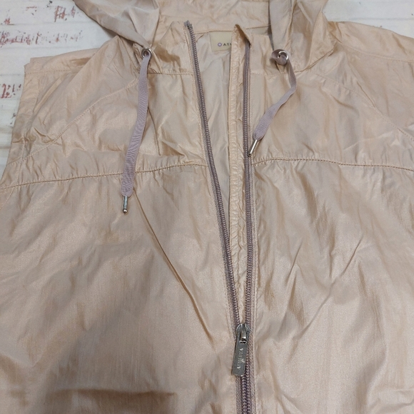 Athleta lightweight nylon pink vest - Picture 4 of 8